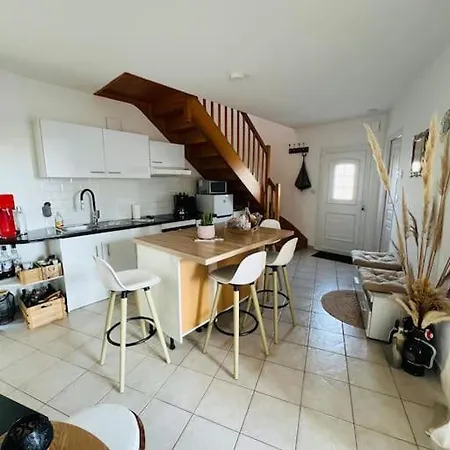 Maison Cosy Avec Ses 2 Terrasses 別荘 *